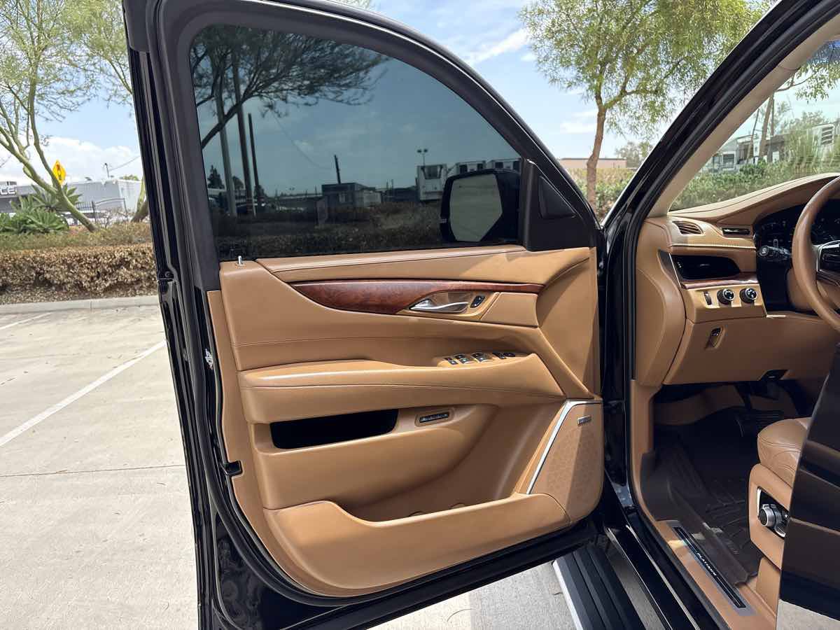 Used 2016 Cadillac Escalade Platinum AWD/4WD image 25