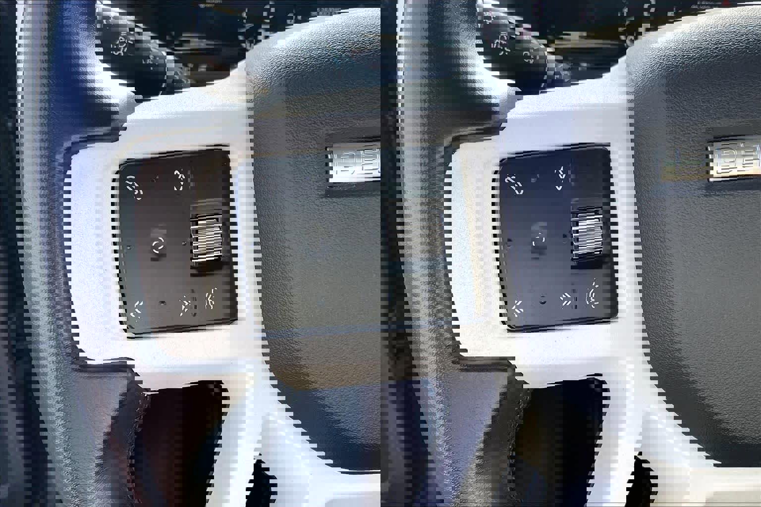 Used 2023 Land Rover Defender 110 SE image 20