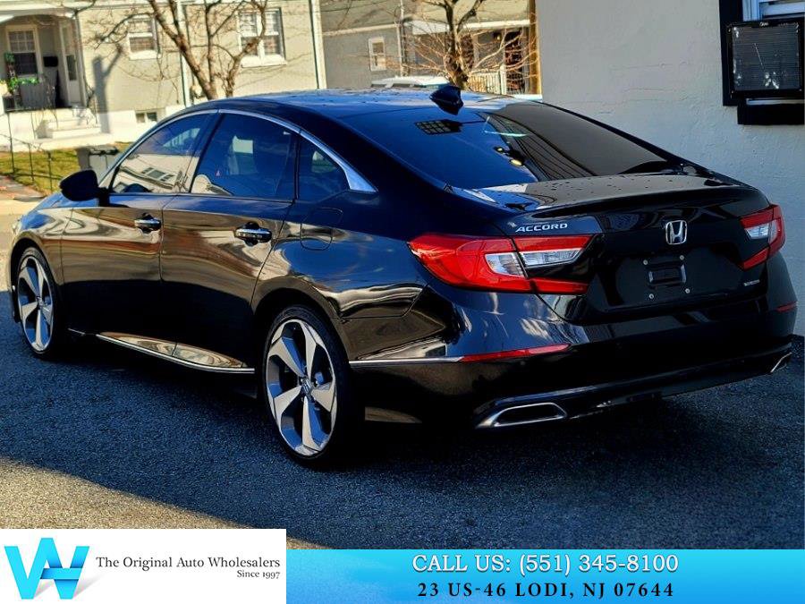 Used 2018 Honda Accord Touring image 4