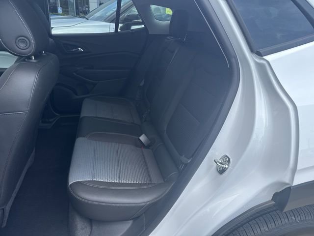 Used 2025 Chevrolet Trax LT w/ LT Convenience Package image 7