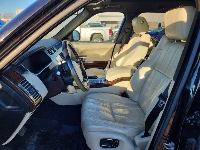Used 2014 Land Rover Range Rover HSE image 5