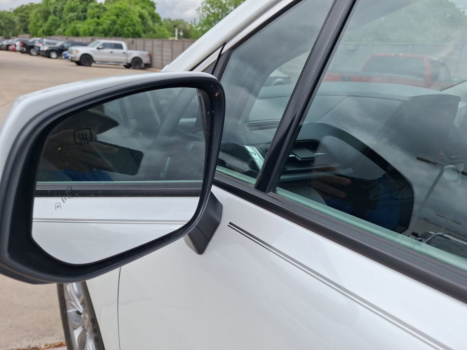 Used 2023 Toyota Sienna XLE w/ XLE Plus Package image 13