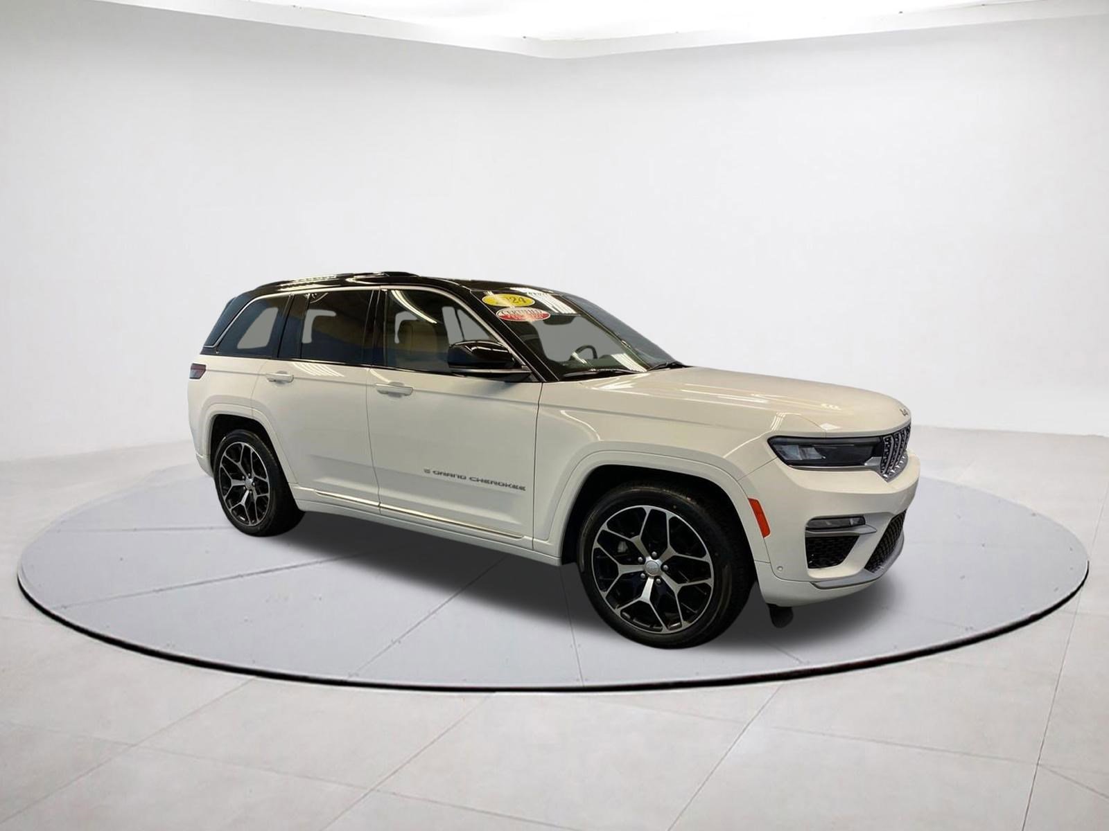 Certified 2024 Jeep Grand Cherokee Summit AWD/4WD image 7