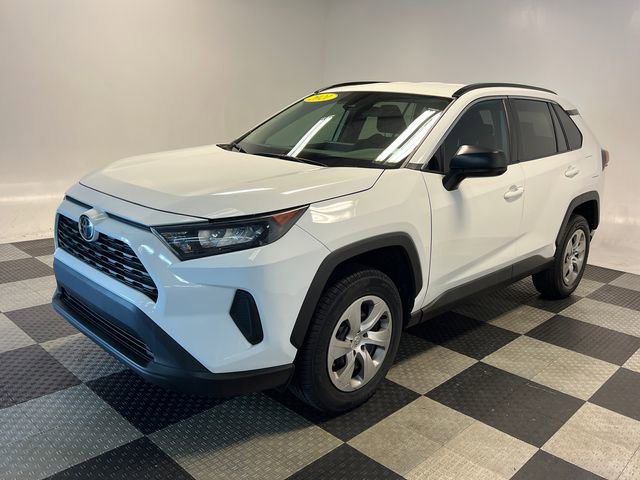 Used 2021 Toyota RAV4 LE image 3