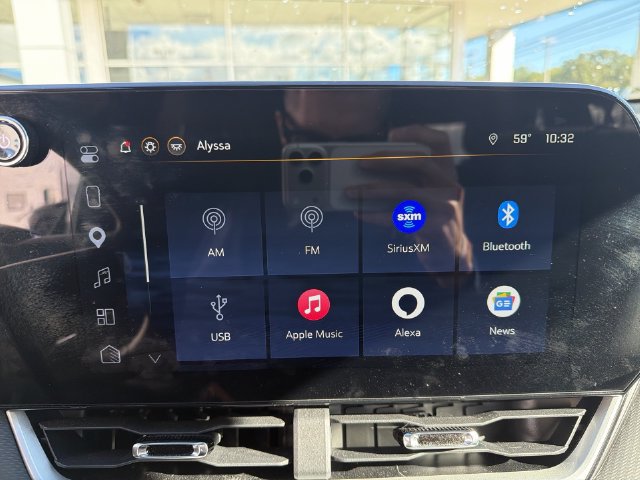 Used 2025 Chevrolet Equinox LT w/ Safety and Technology Package FWD image 25