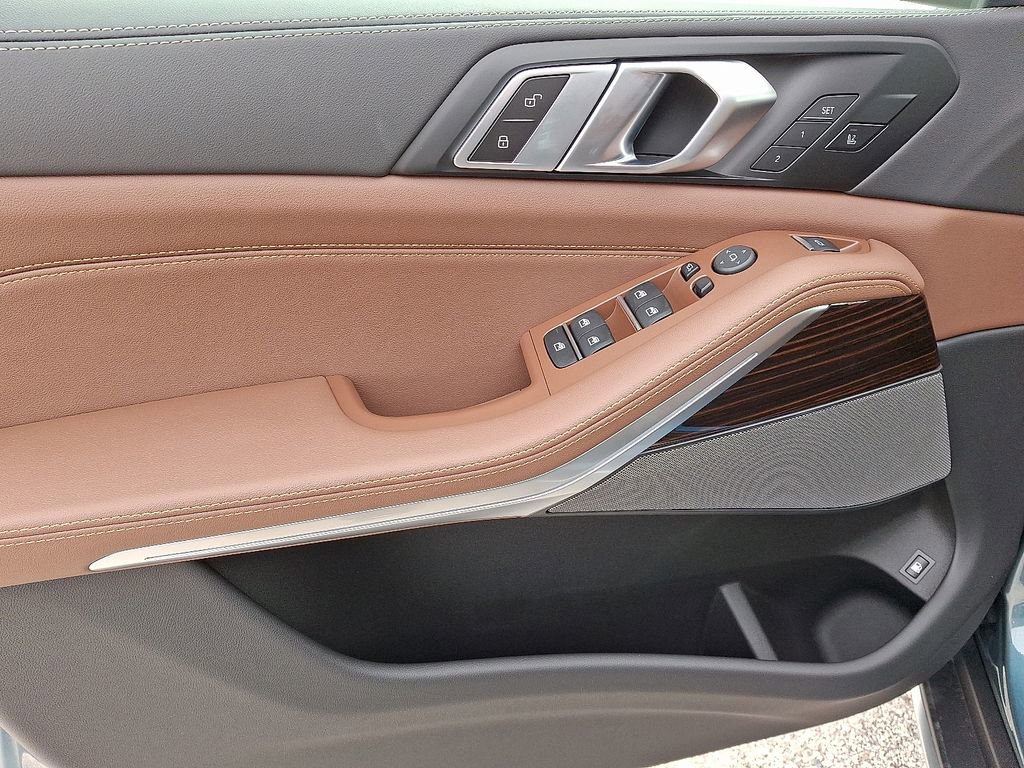 Used 2026 BMW X5 xDrive50e image 10