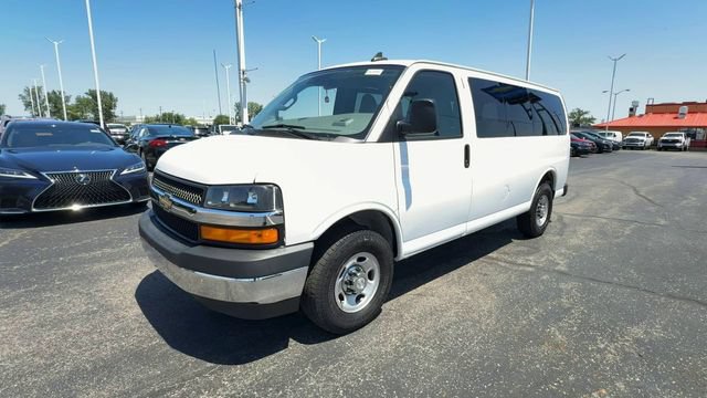 Used 2022 Chevrolet Express 2500 LT RWD image 4