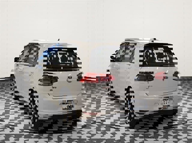 Used 2015 Volkswagen Golf 4-Door image 6