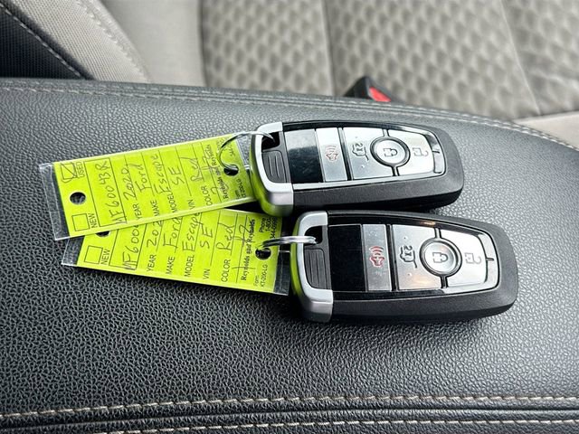 Certified 2020 Ford Escape SE image 36