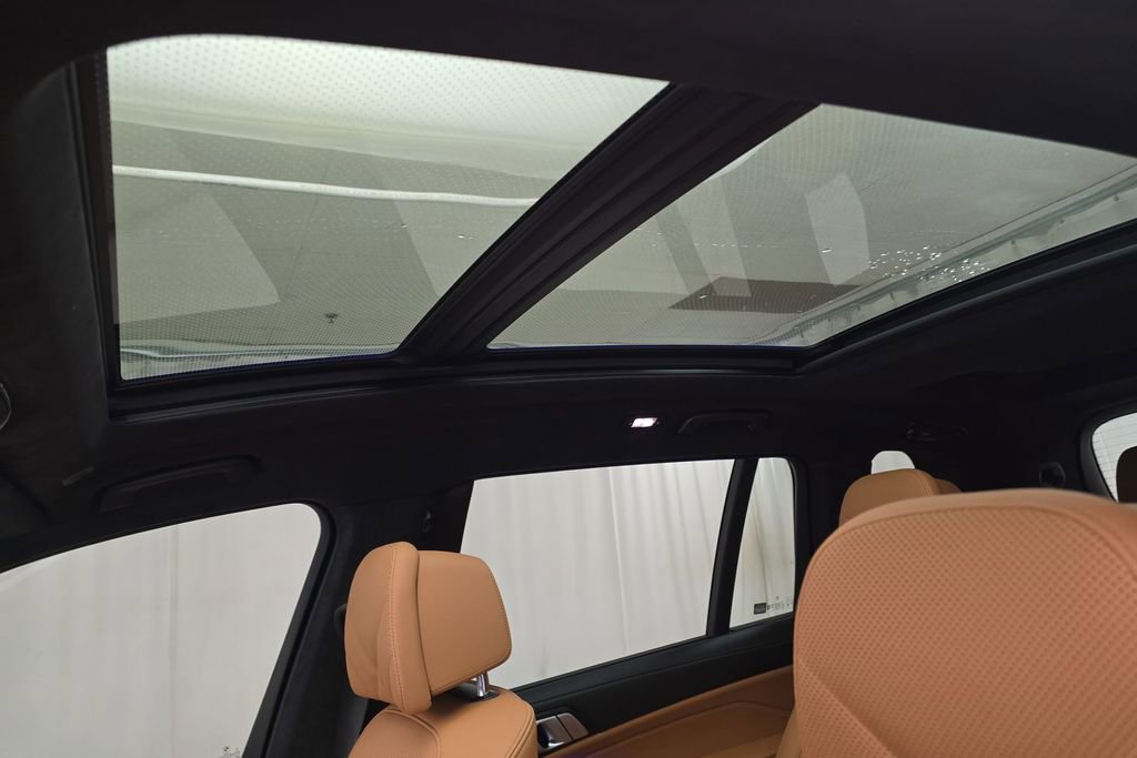 Certified 2024 BMW X7 xDrive40i w/ Executive Package image 23