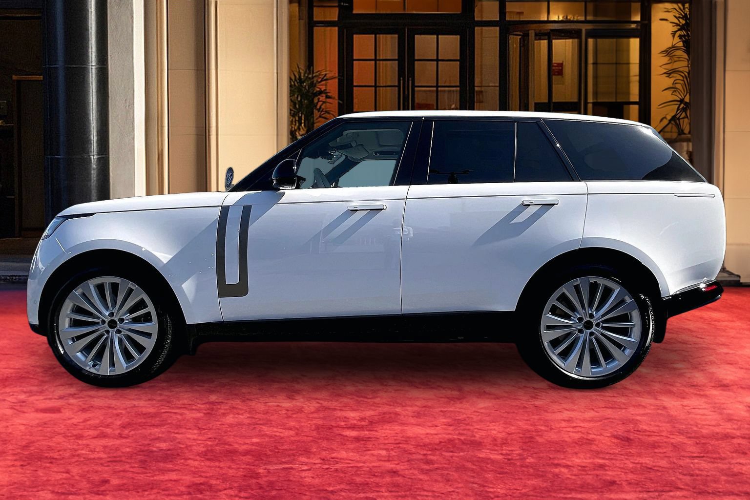 New 2026 Land Rover Range Rover SE AWD/4WD image 2