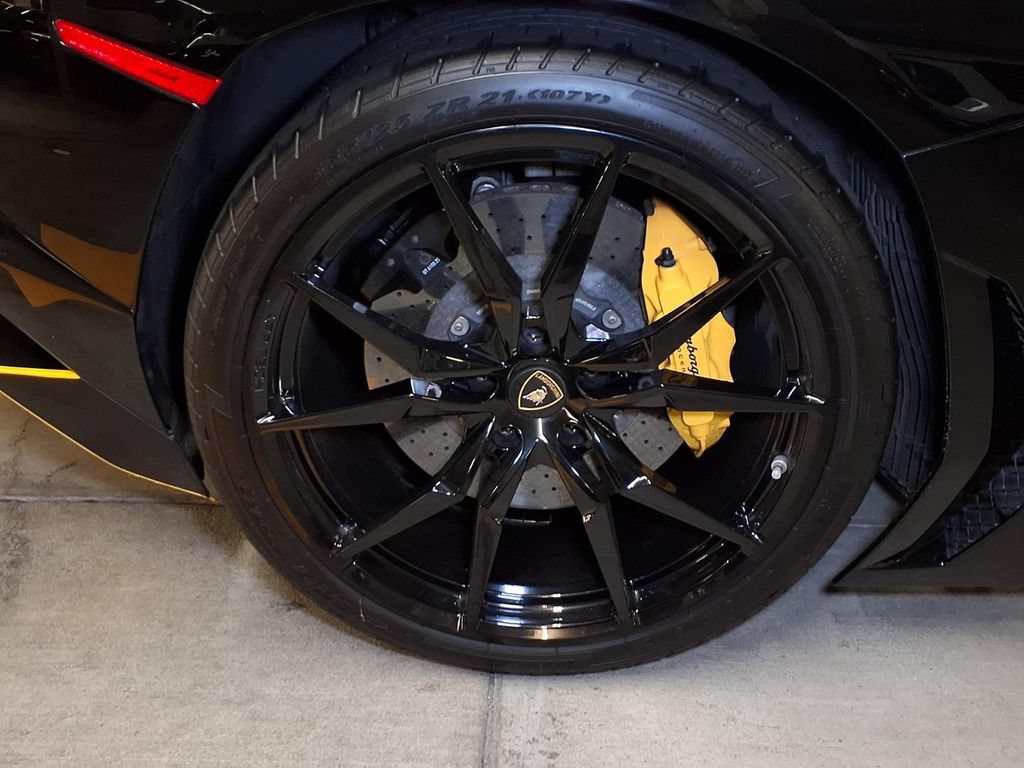 Used 2012 Lamborghini Aventador LP 700-4 AWD/4WD image 18