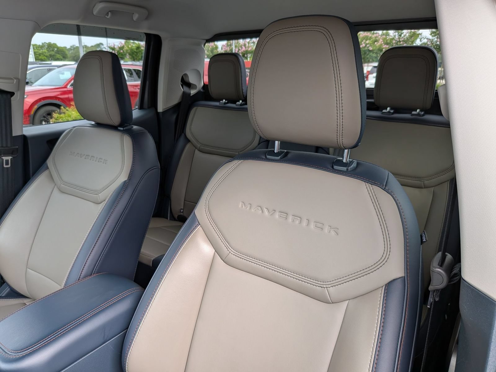 Used 2025 Ford Maverick Lariat AWD/4WD image 15