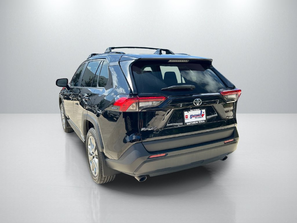 Used 2024 Toyota RAV4 XLE Premium FWD image 7