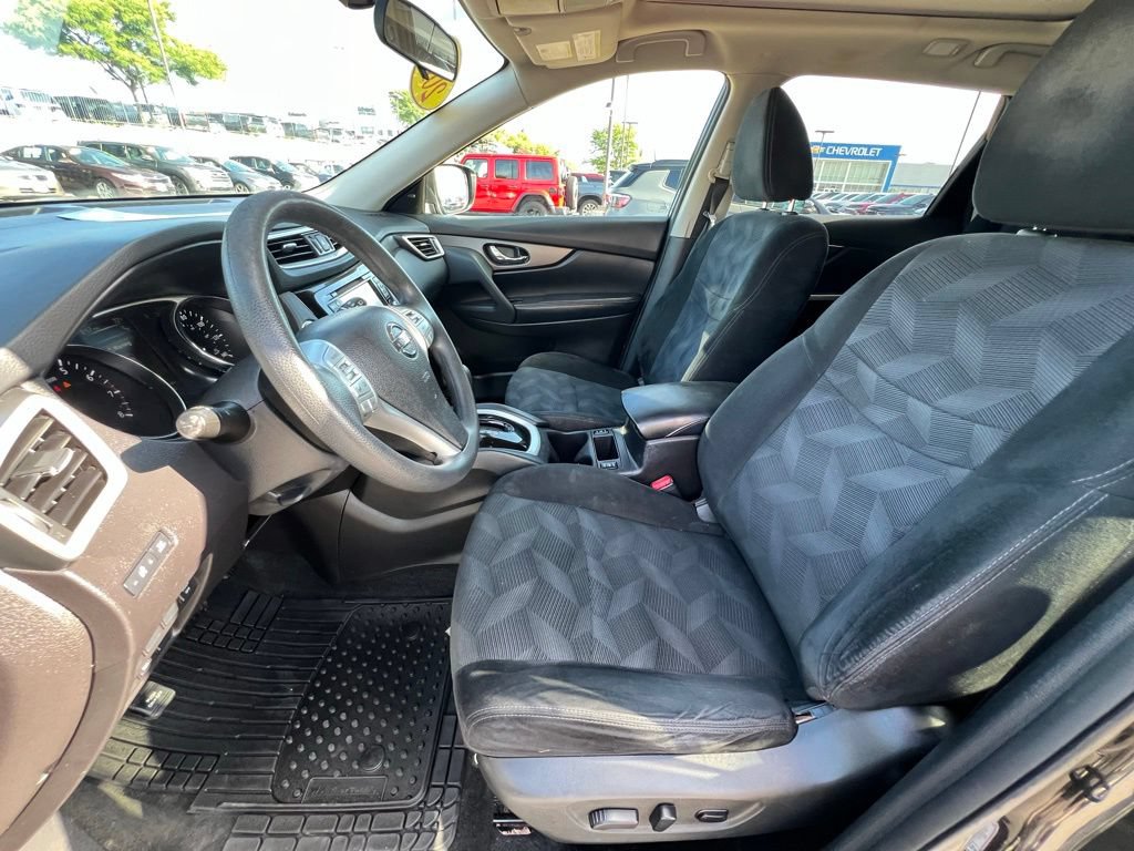 Used 2016 Nissan Rogue SV w/ SV Premium Package AWD/4WD image 19