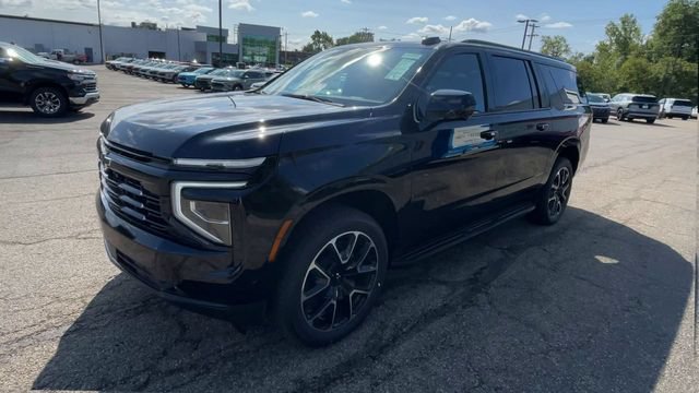 New 2026 Chevrolet Suburban RST w/ RST Capability Package AWD/4WD image 6