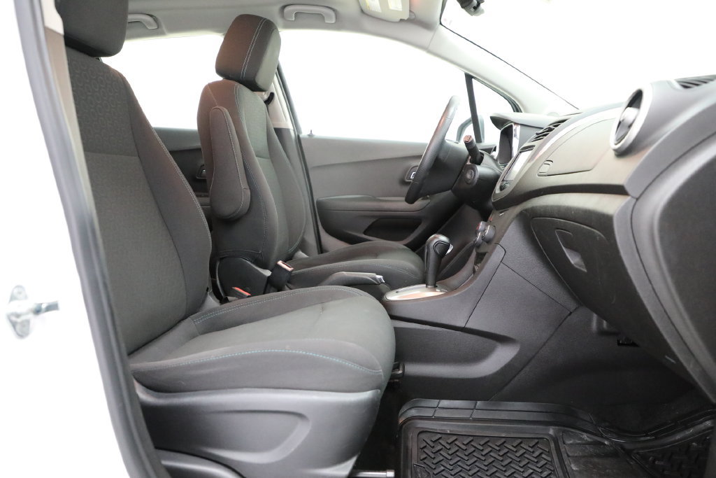 Used 2016 Chevrolet Trax LS w/ LPO, Cargo Package FWD image 27