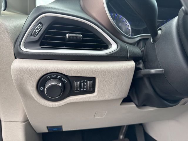 Used 2023 Chrysler Voyager LX FWD image 24