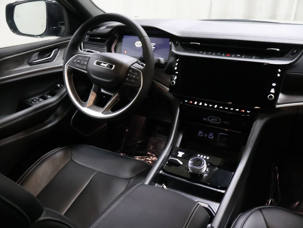 New 2026 Jeep Grand Cherokee Limited AWD/4WD image 18