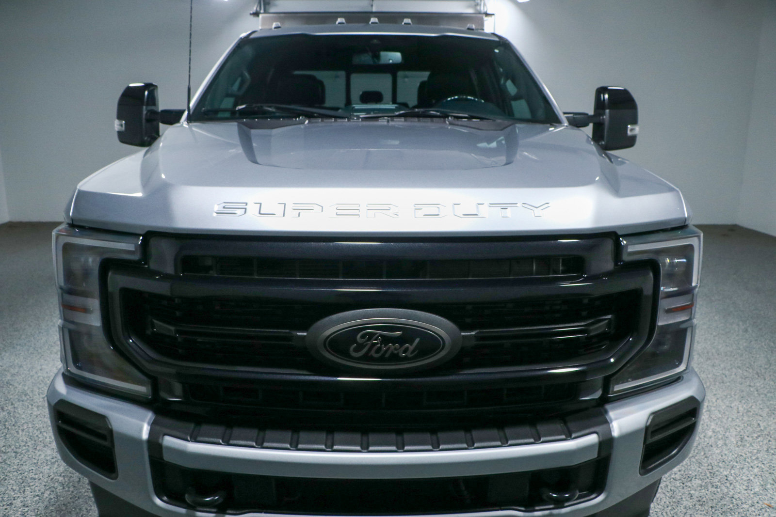 Used 2022 Ford F250 Lariat w/ Black Appearance Package image 4