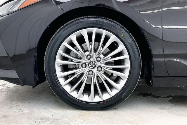 Used 2022 Toyota Avalon Limited w/ Advanced Safety Package FWD image 10