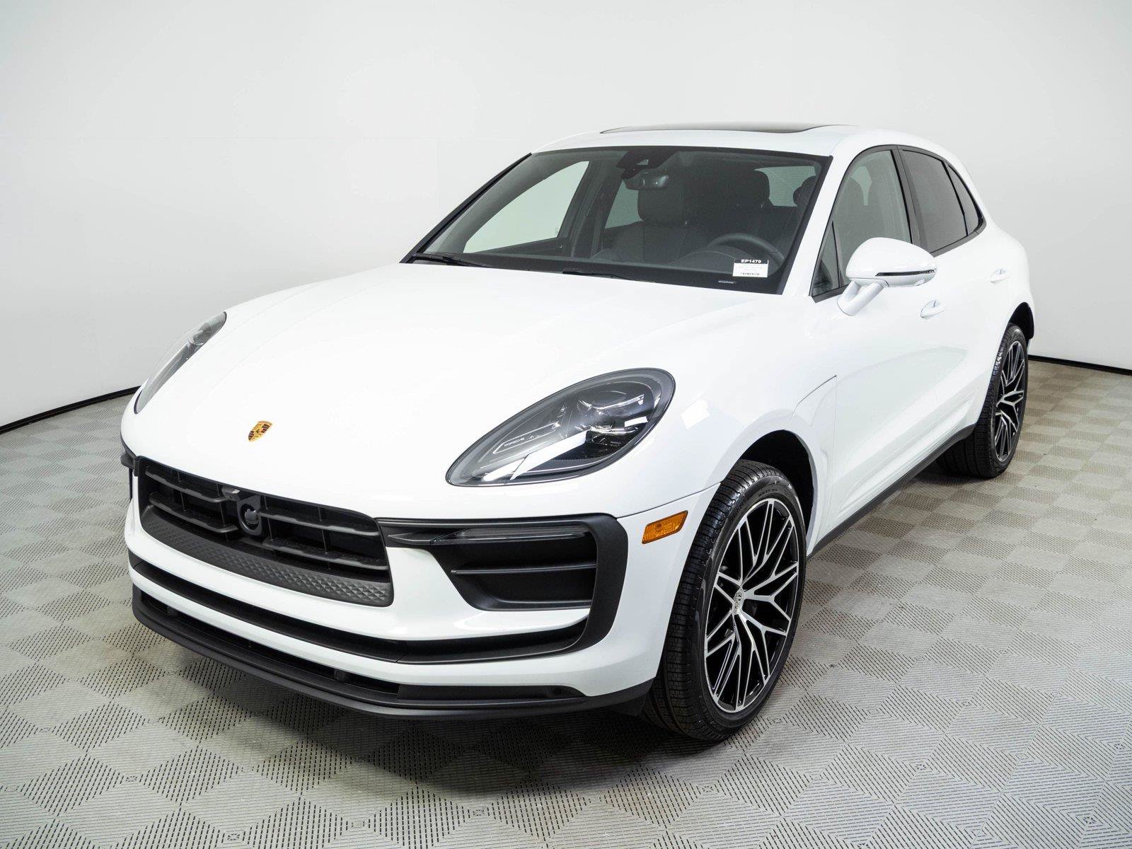 New 2026 Porsche Macan AWD/4WD image 1