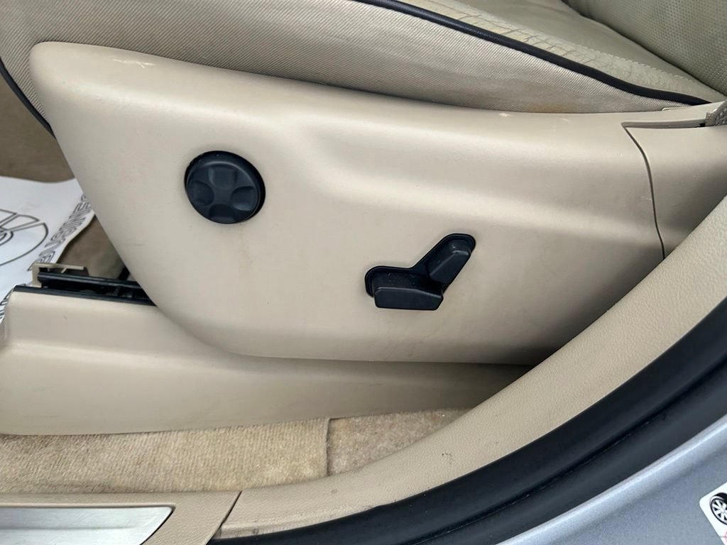 Used 2019 Jeep Grand Cherokee Overland RWD image 44