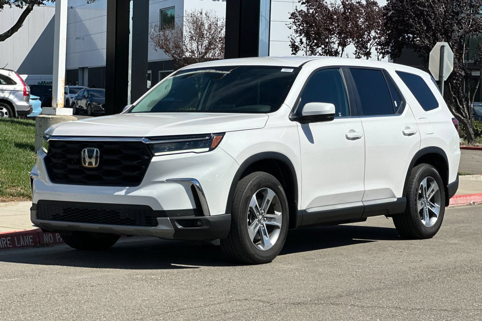Used 2025 Honda Pilot EX-L image 8