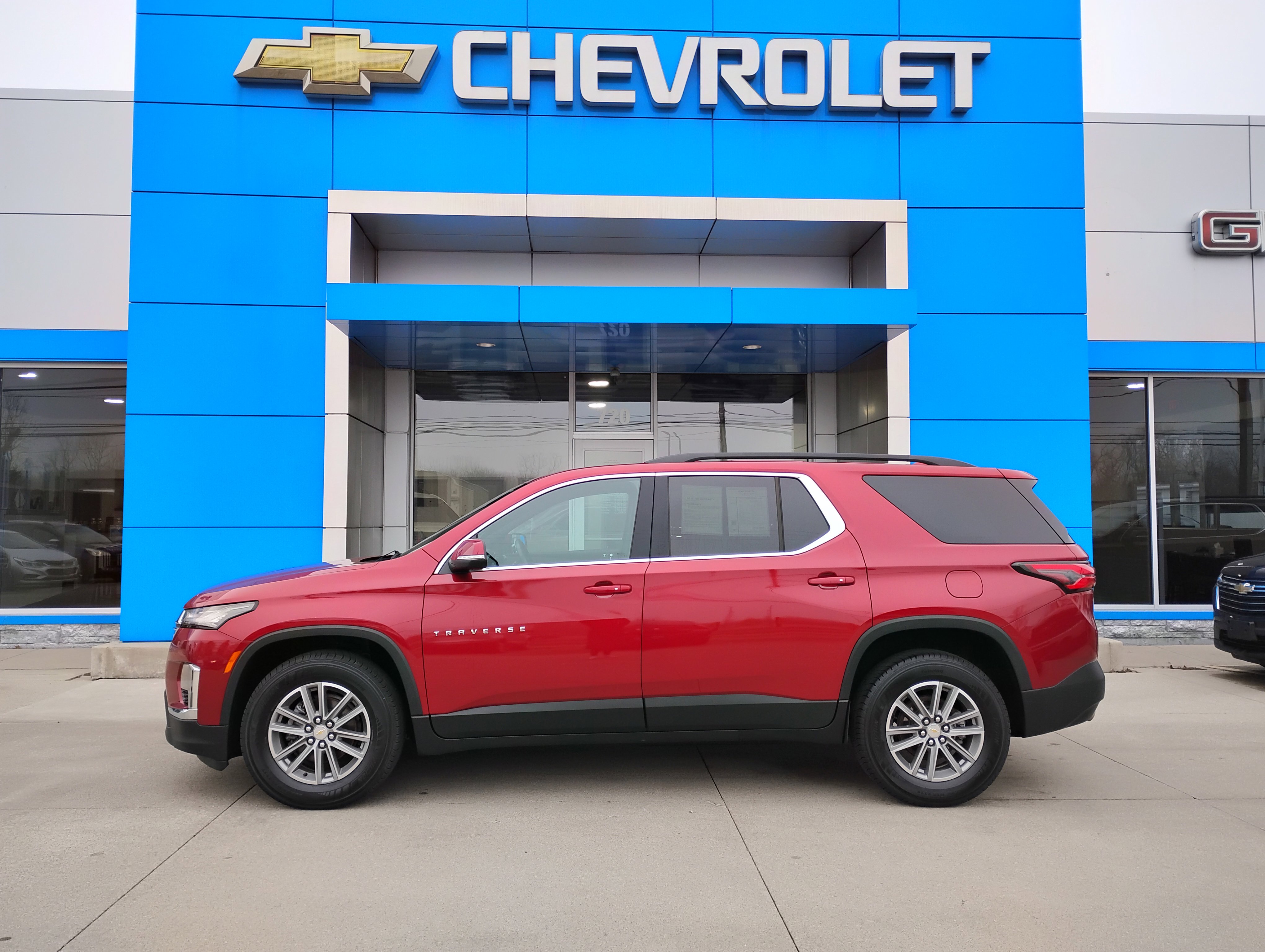 Used 2023 Chevrolet Traverse LT w/ LPO, Floor Liner Package image 32