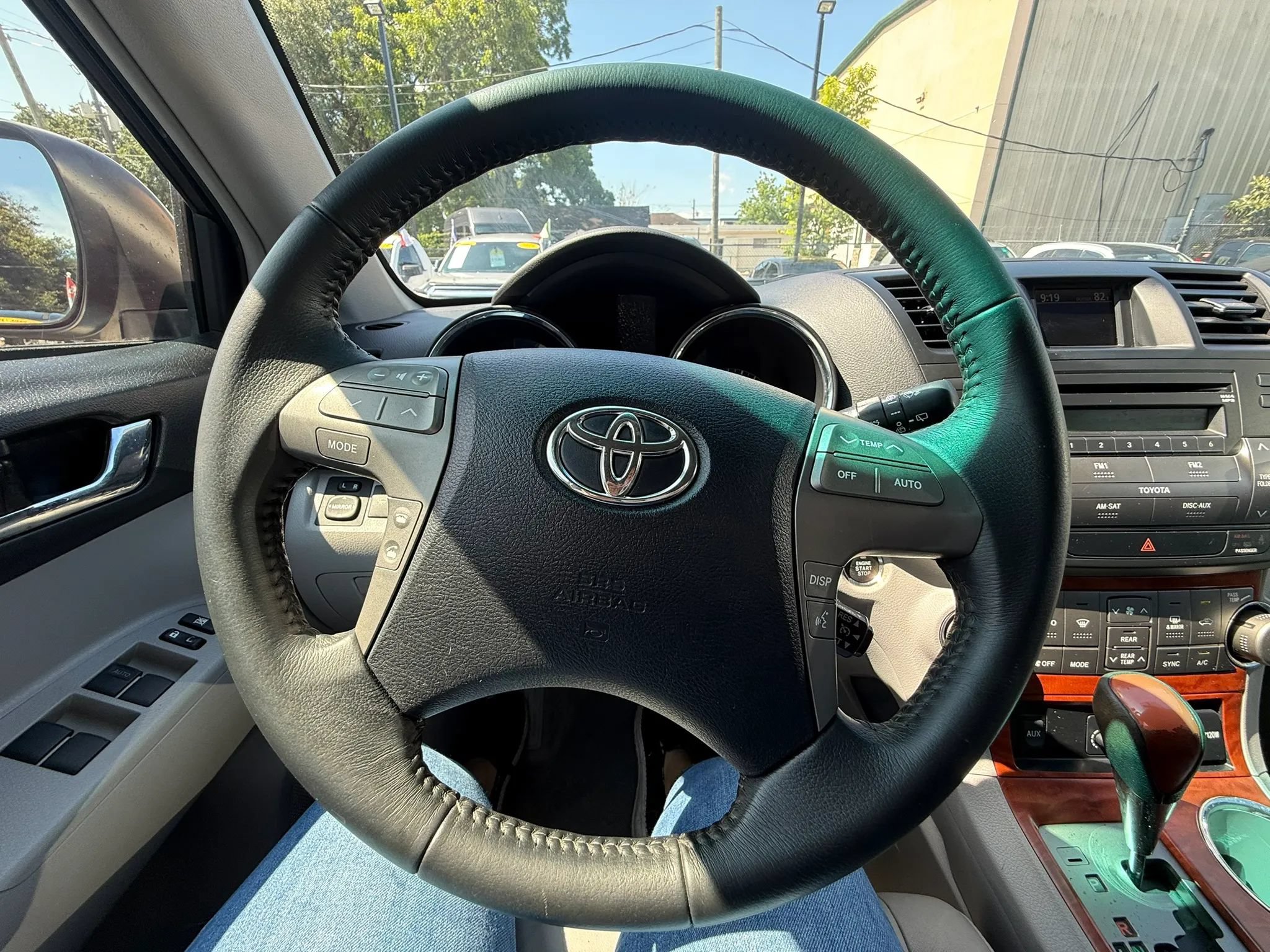 Used 2009 Toyota Highlander Limited FWD image 9