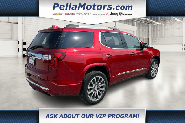 Used 2023 GMC Acadia Denali w/ Denali Ultimate Package AWD/4WD image 3