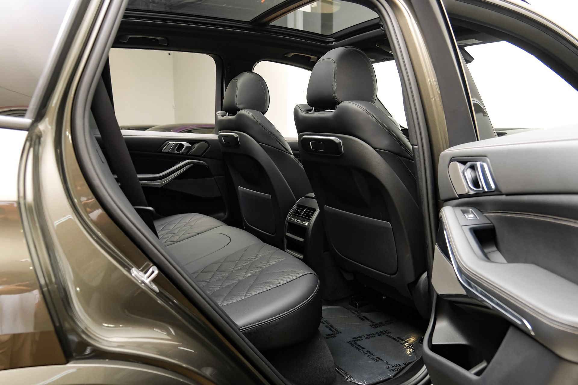 Used 2024 BMW X5 sDrive40i w/ M Sport Package RWD image 46