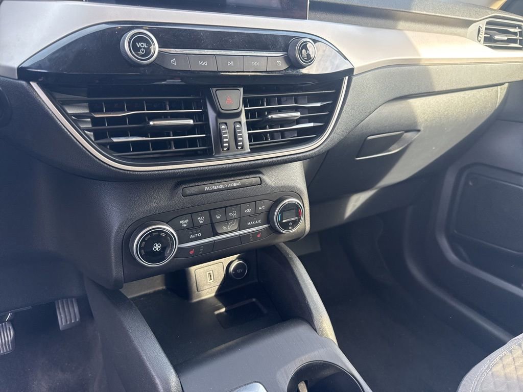 Used 2020 Ford Escape SE image 13