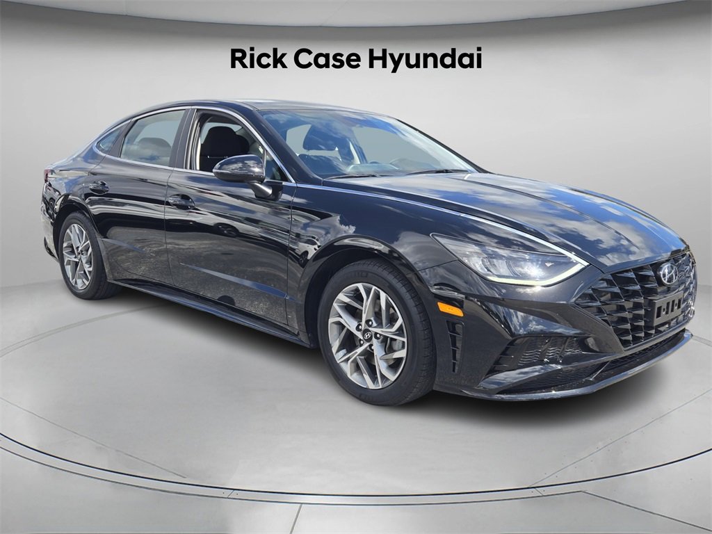 Certified 2022 Hyundai Sonata SEL w/ Preferred Accessory Package image 9