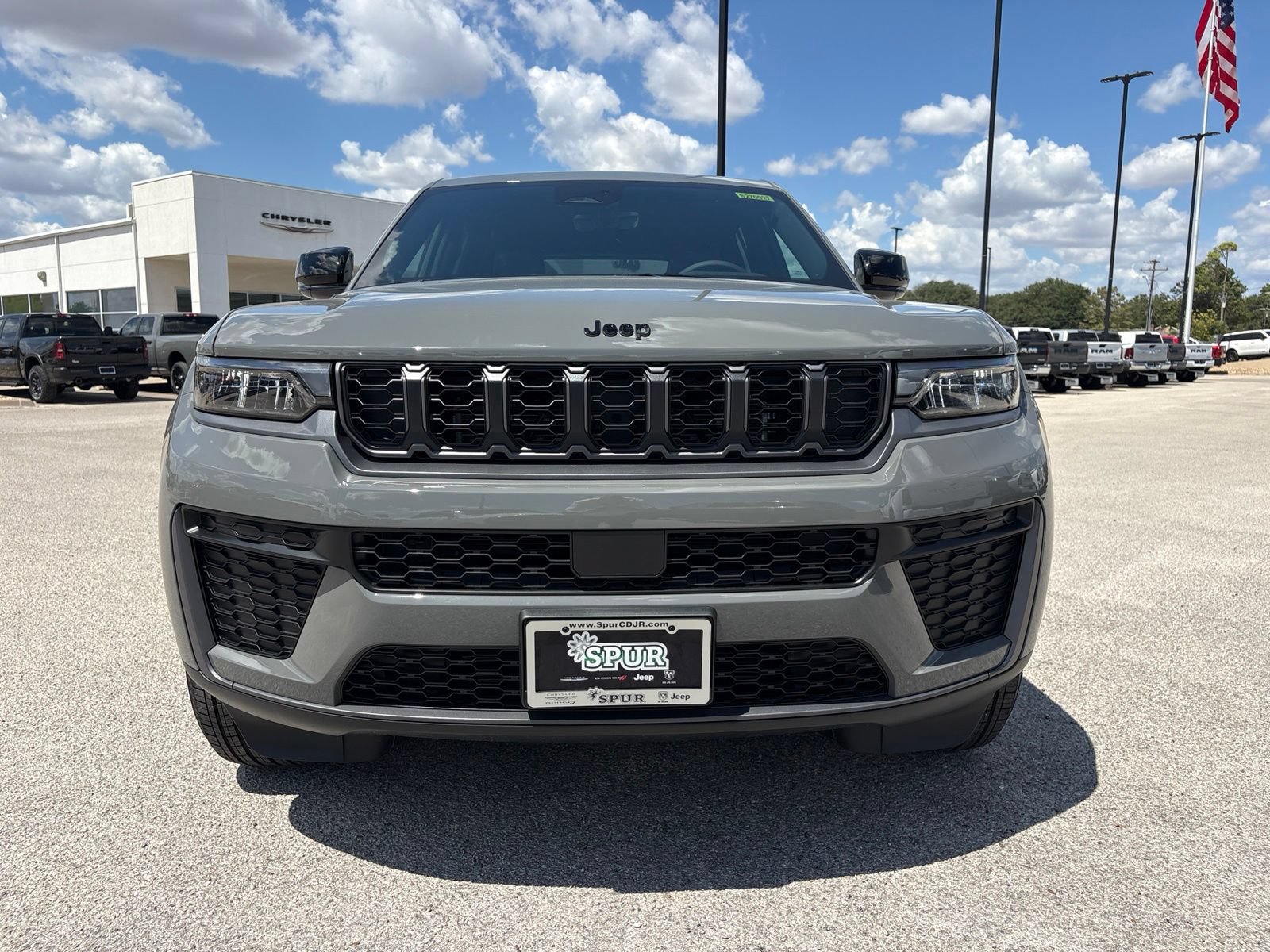 New 2027 Jeep Grand Cherokee Altitude AWD/4WD image 9