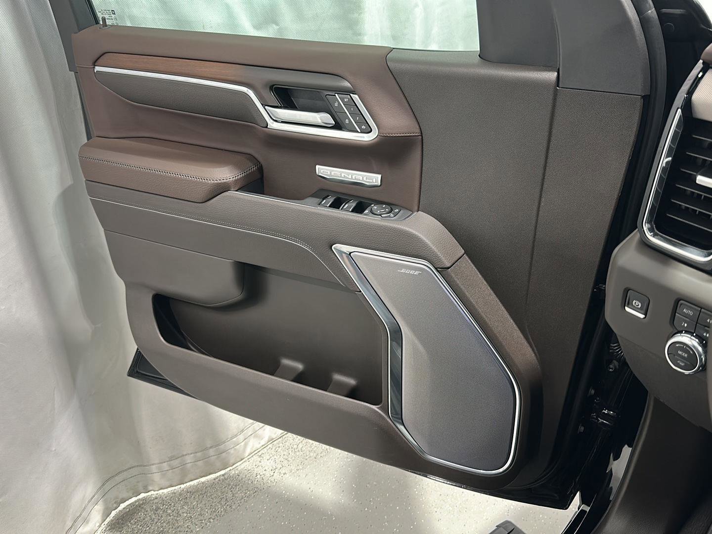 Used 2026 GMC Sierra 1500 Denali w/ Denali Reserve Package image 16