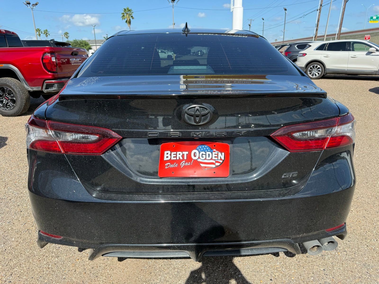 Used 2024 Toyota Camry SE FWD image 4