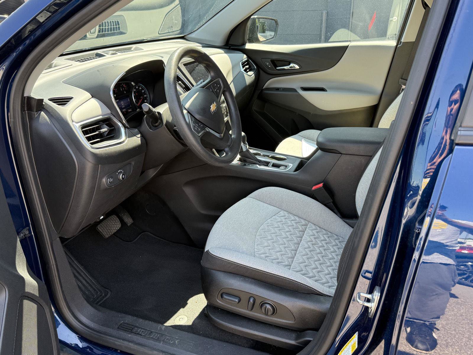 Used 2022 Chevrolet Equinox LS w/ LS Convenience Package FWD image 7