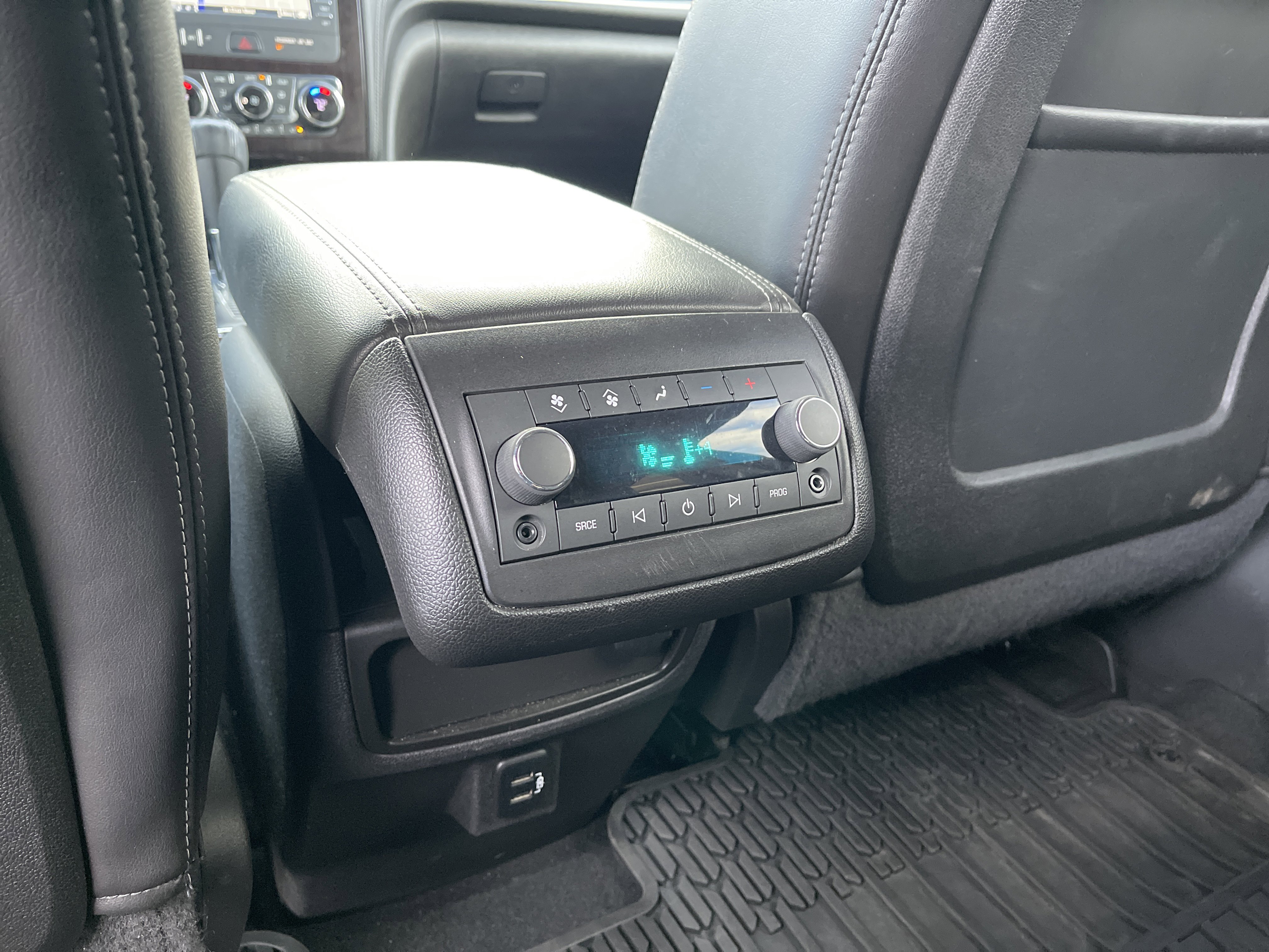 Used 2017 Chevrolet Traverse LT image 23