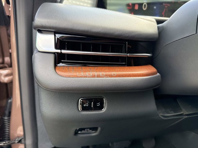 New 2025 Lincoln Navigator L Black Label image 25