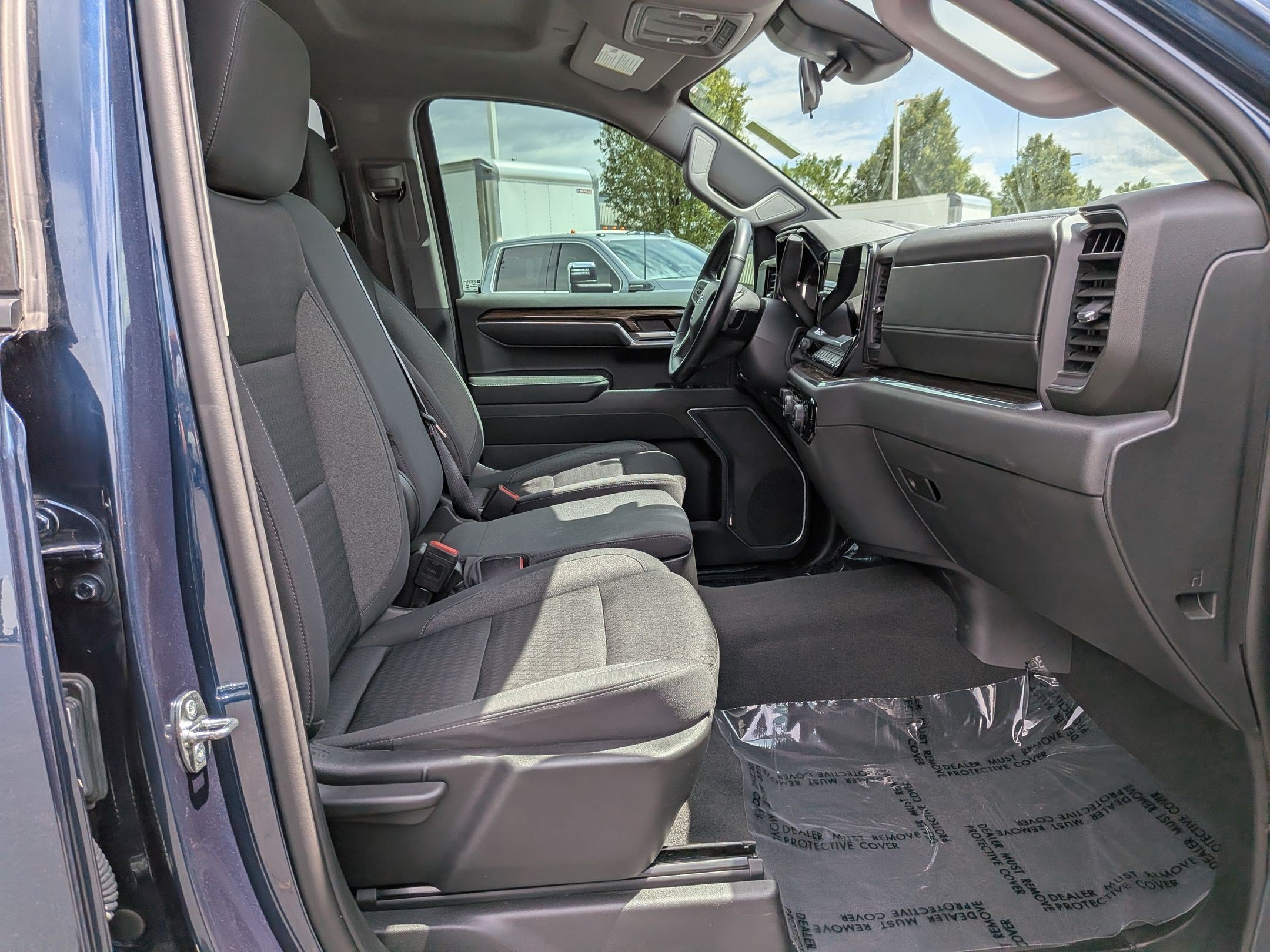 Used 2023 Chevrolet Silverado 1500 LT Trail Boss AWD/4WD image 26