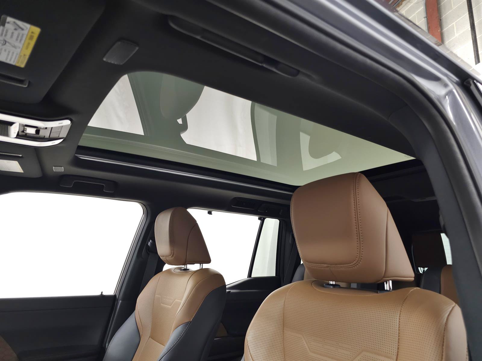 Certified 2025 Lexus GX 550 w/ Cold Area Package AWD/4WD image 21