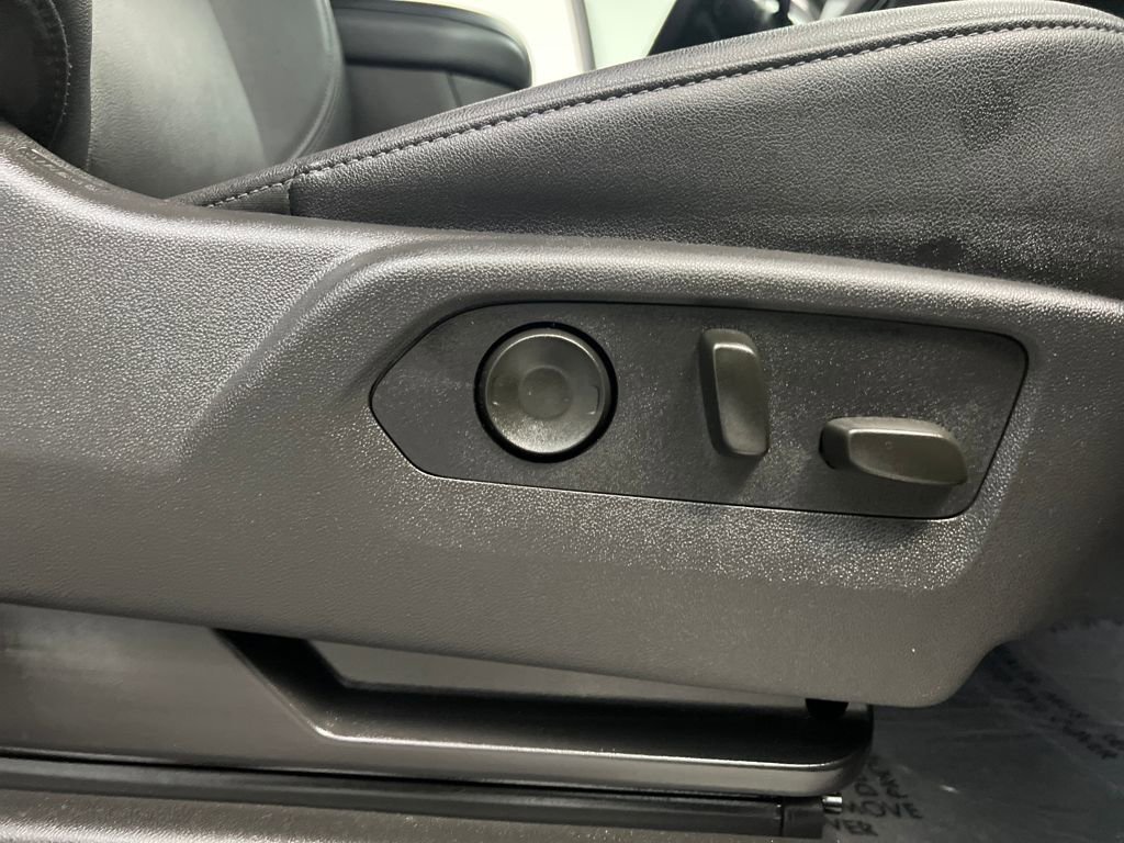 Used 2025 Chevrolet Tahoe LT image 24