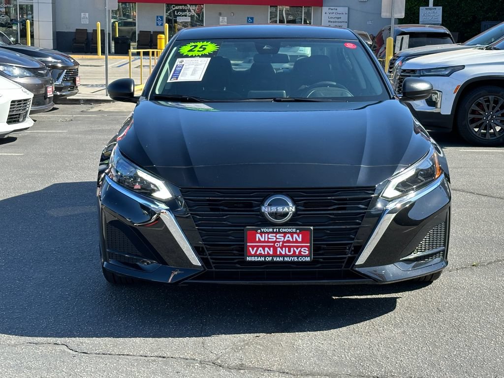 Used 2025 Nissan Altima 2.5 S FWD image 11