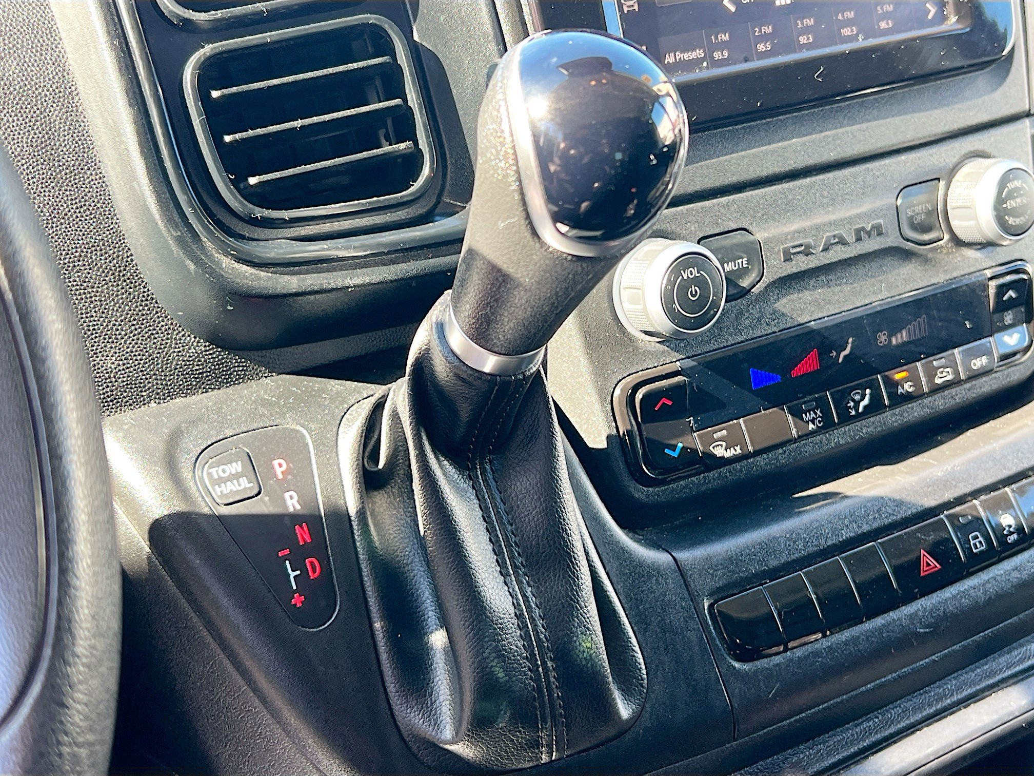 Used 2023 RAM ProMaster 2500 image 25