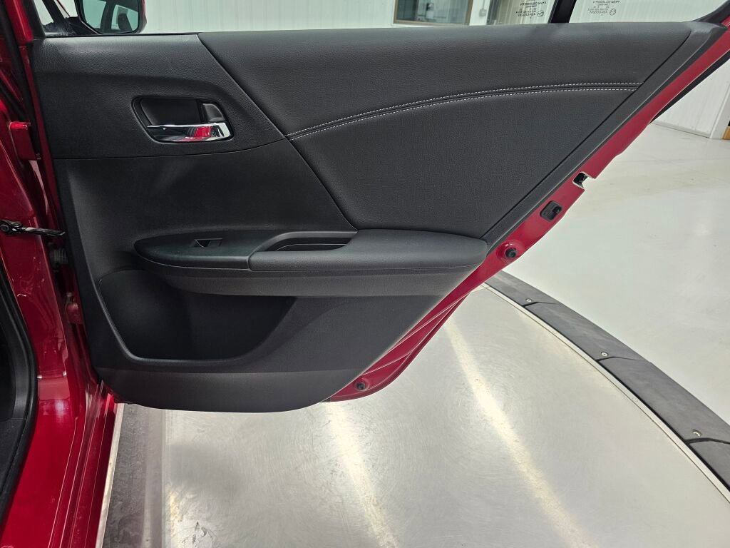Used 2016 Honda Accord Sport image 22
