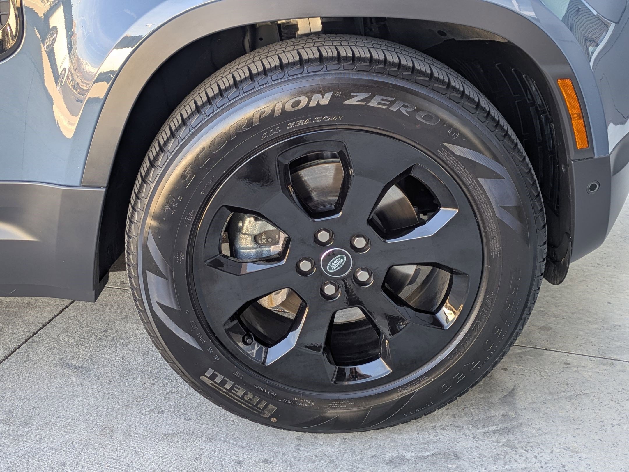 Certified 2025 Land Rover Defender 110 S image 32