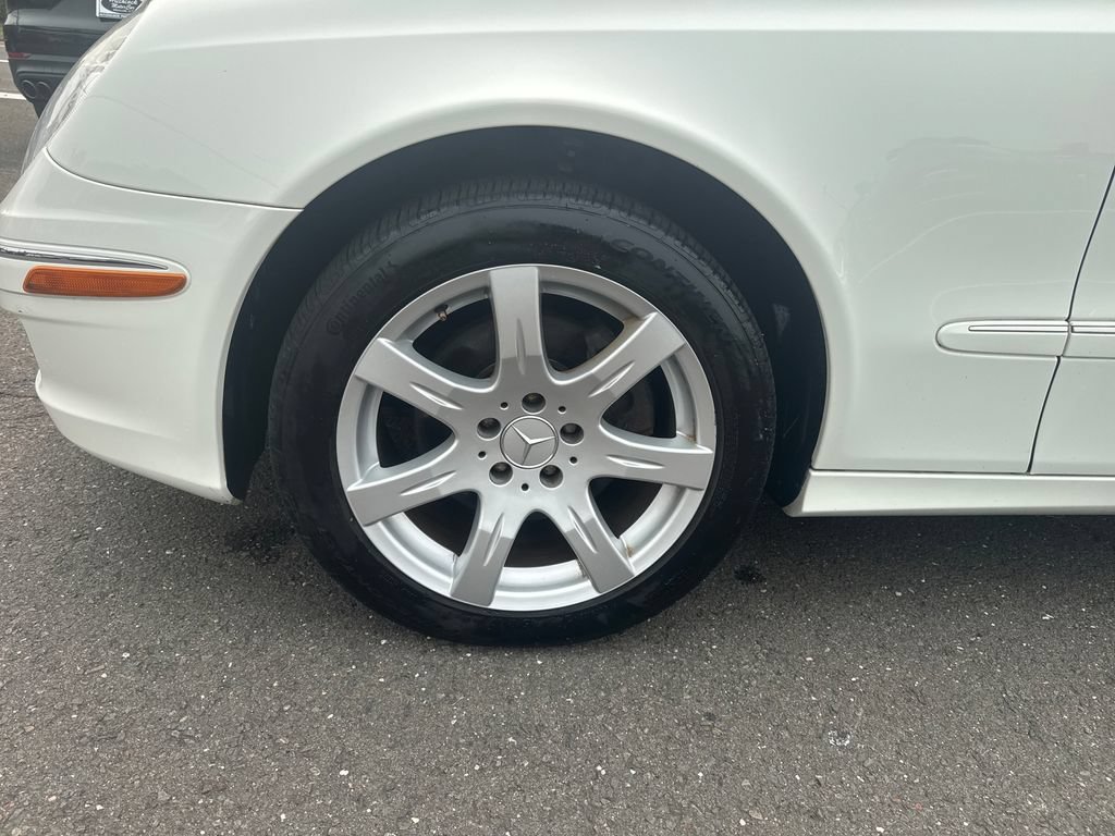 Used 2007 Mercedes-Benz E 350 4MATIC Sedan image 25