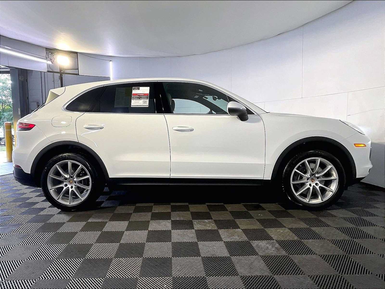 Certified 2021 Porsche Cayenne AWD/4WD image 8