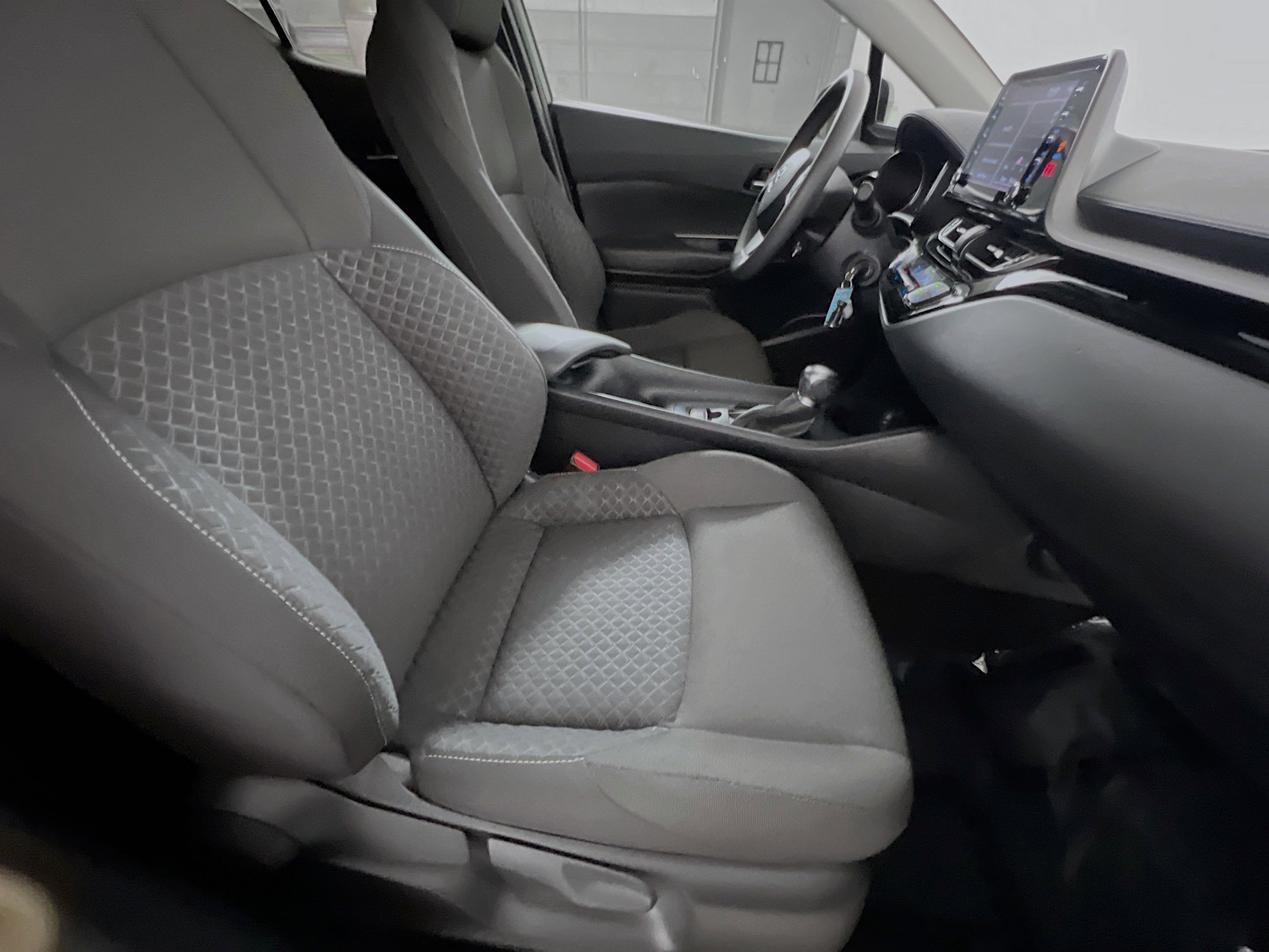 Used 2021 Toyota C-HR LE image 30